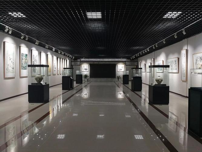 泉鑫美术馆涵盖艺术品销售,文化艺术交流,承办展览展示,艺术品投资